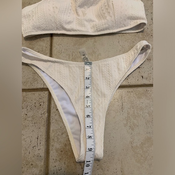 💜 Cream Textured Bikini Swimsuit Set Size L with Pearl Body Chain - Picture 9 of 10